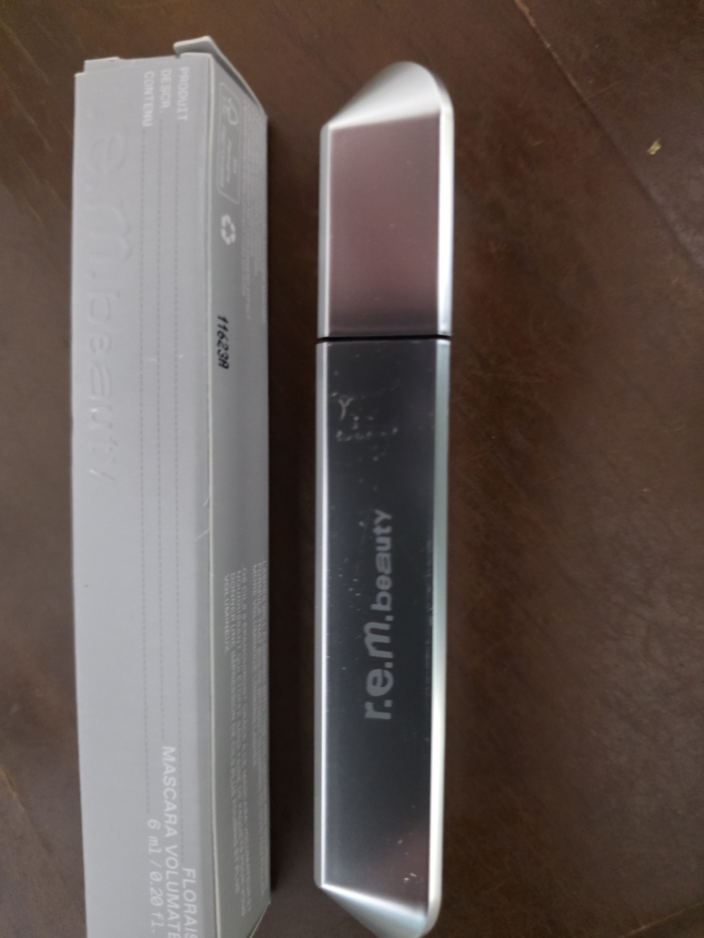 r.e.m. beauty Volumizing Mascara in Silver
